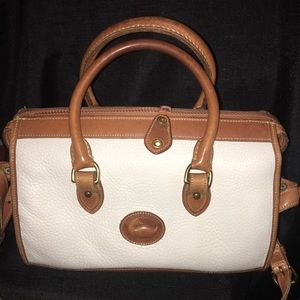 Dooney & Bourke tote/shoulder bag